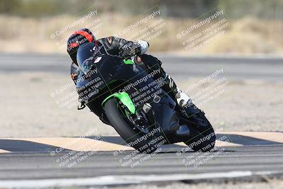 media/Dec-01-2025-Moto Forza (Mon) [[2daa91e15f]]/1-Advanced Group/Session 3 (Turn 3)/